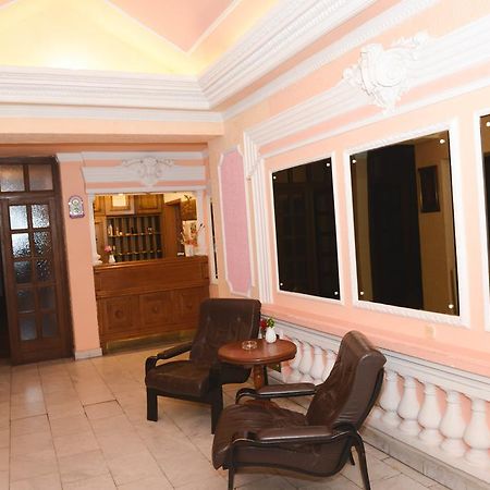 Hotel Beli Dvor à Sombor Extérieur photo