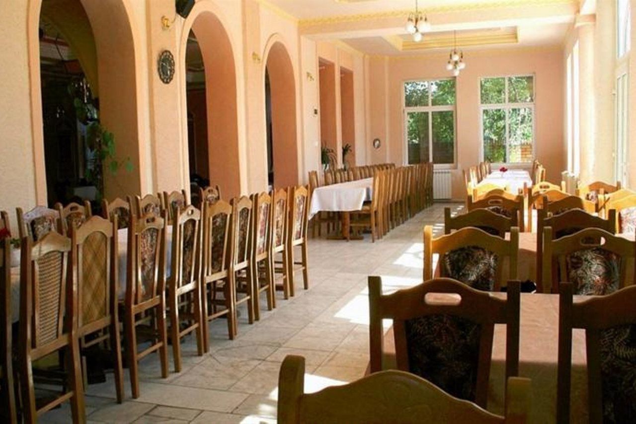 Hotel Beli Dvor à Sombor Extérieur photo