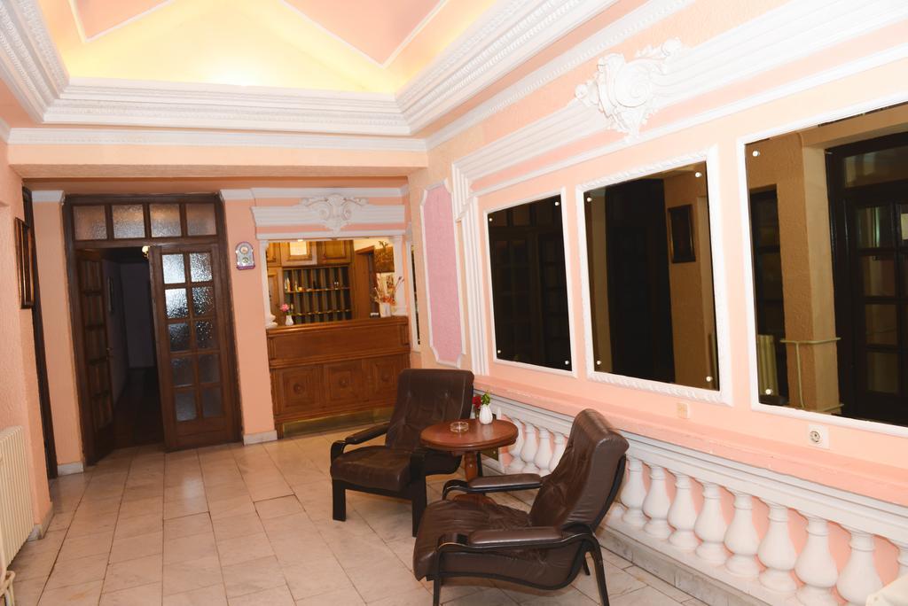 Hotel Beli Dvor à Sombor Extérieur photo