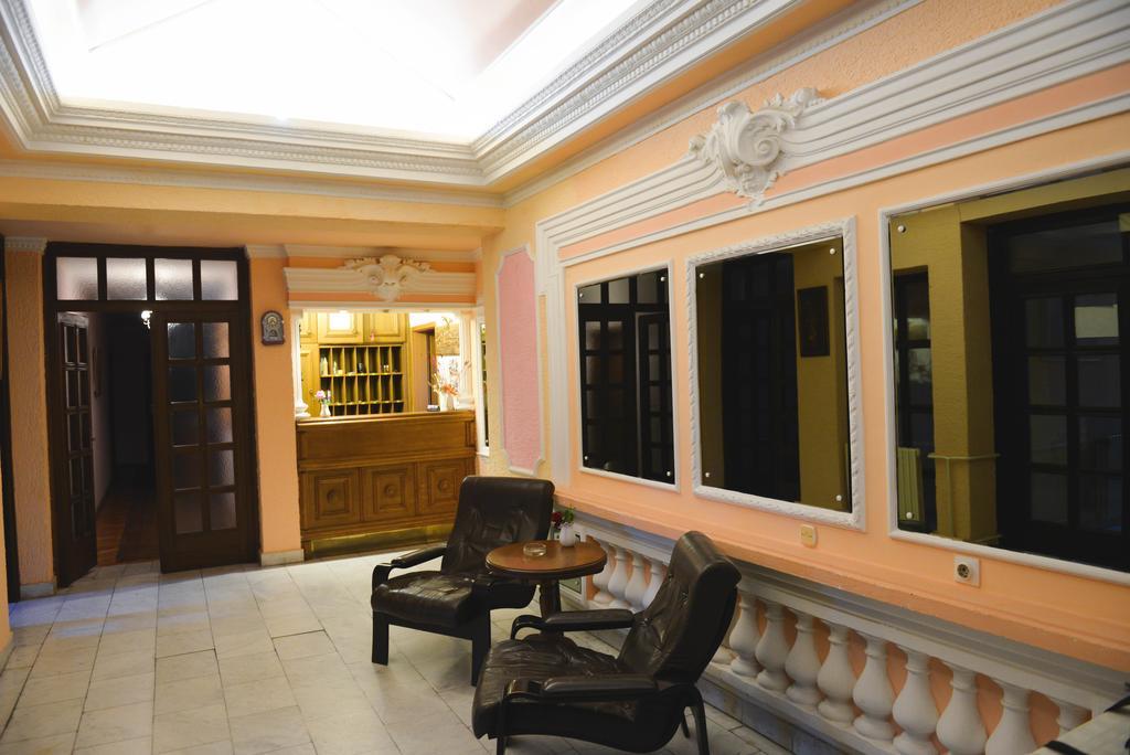 Hotel Beli Dvor à Sombor Extérieur photo
